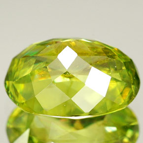 Sphène vert naturelle coupe ovale, 2,36 ct, VVS-VS