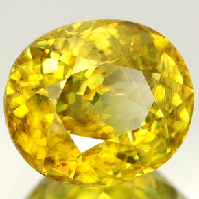 Sphène jaune naturelle coupe ovale, 1,94 ct, VVS-VS