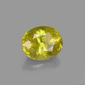 Sphène vert naturelle coupe ovale, 1,74 ct, VS-SI