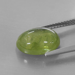 Sphène vert naturelle transparent, 5,68 ct, transparent / translucide