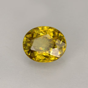 Sphène Multicolore naturelle Coupe ovale, 1.21 ct, VVS-VS