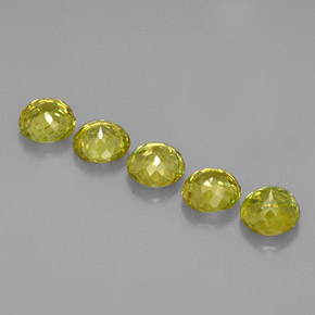 Achetez naturel ct Vert Doré Sphène gems, Coupe roude, En provenance Sri Lanka (Ceylan) chez GemSelect. En stock, livraison internationale!