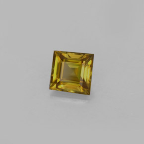Sphène jaune naturelle carré, 0,68 ct, VS