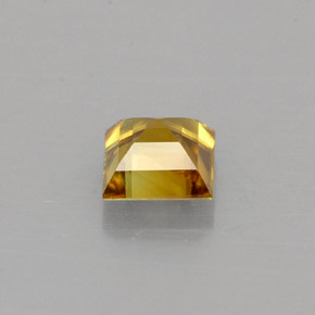 Sphène doré naturelle carré, 0,46 ct, VS
