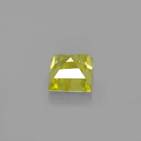 Sphène or naturelle carré, 0,65 ct, VS-SI