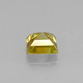 Sphène jaune naturelle carré, 0,45 ct, VS