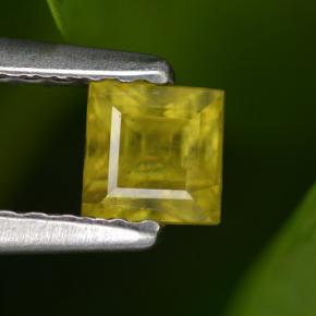 Sphène Vert Doré naturelle Carré, 0.43 ct, VS-SI