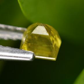 Sphène Vert Doré naturelle Carré, 0.43 ct, VS-SI