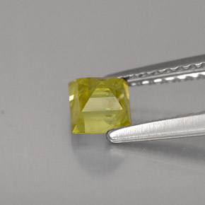 Sphène or naturelle carré, 0,56 ct, VS-SI