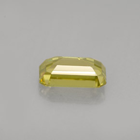 Sphène jaune naturelle taille émeraude, 1,25 ct, VS