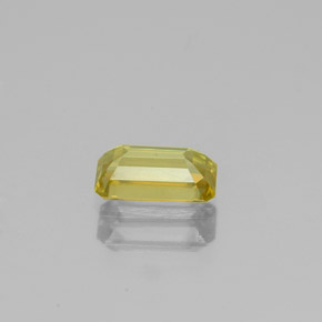 Sphène Jaune doré naturelle Taille émeraude, 0.58 ct, VVS-VS