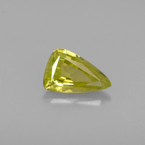 Sphène Vert Doré naturelle Trillion, 0.63 ct, VVS-VS