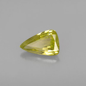 Sphène Vert Doré naturelle Trillion, 0.63 ct, VVS-VS