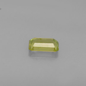 Sphène vert naturelle taille émeraude, 0,45 ct, VS