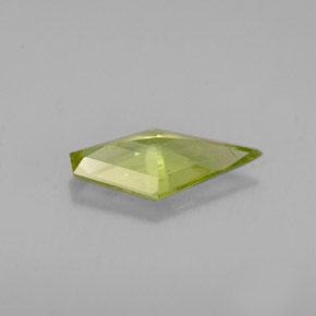 Sphène vert naturelle forme fantaisie, 1,23 ct, VS-SI