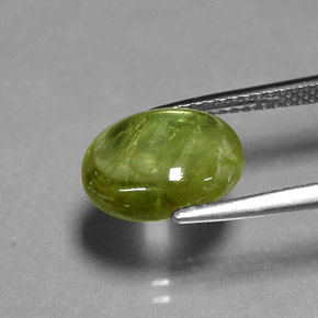 Sphène vert naturelle transparent, 3,57 ct, transparent / translucide