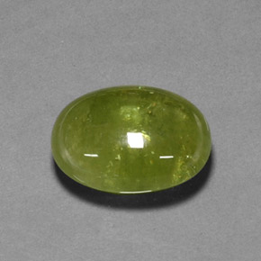 Sphène vert naturelle coupe ovale, 21,01 ct, translucide