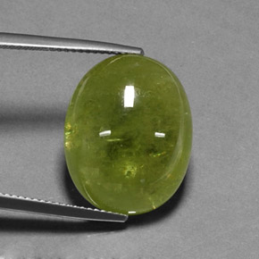 Sphène vert naturelle coupe ovale, 21,01 ct, translucide