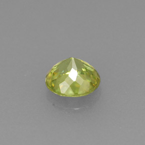 Sphène Vert jaunâtre naturelle Coupe roude, 0.39 ct, VVS-VS