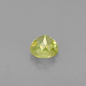 Sphène Vert jaunâtre naturelle Coupe roude, 0.37 ct, VVS-VS
