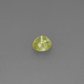 Sphène vert naturelle coupe roude, 0,38 ct, VS