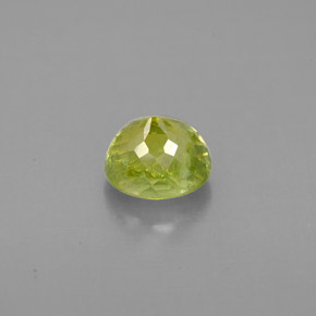 Sphène Vert jaunâtre naturelle Coupe ovale, 1.29 ct, VS-SI