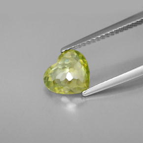 Sphène vert naturelle forme de coeur, 1,44 ct, VS