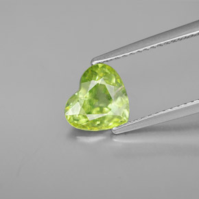 Sphène Vert jaunâtre naturelle Forme de coeur, 1.54 ct, VS