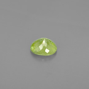 Sphène vert naturelle coupe ovale, 1,33 ct, SI