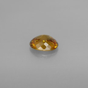 Sphène multicolore naturelle coupe ovale, 1,80 ct, VVS