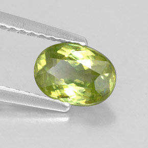 Sphène vert naturelle coupe ovale, 0,96 ct, VS