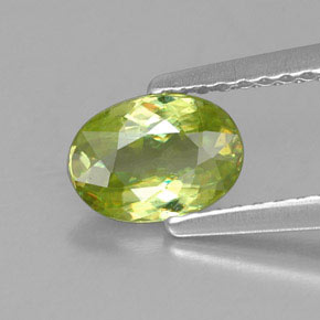 Sphène vert naturelle coupe ovale, 0,76 ct, VS