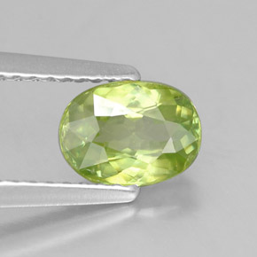 Sphène vert naturelle coupe ovale, 1,07 ct, VVS-VS