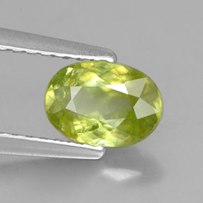 Sphène vert naturelle coupe ovale, 0,88 ct, VS