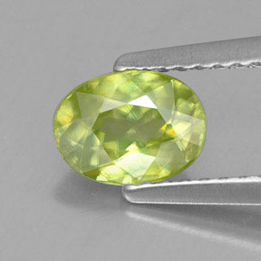 Sphène vert naturelle coupe ovale, 0,81 ct, VS