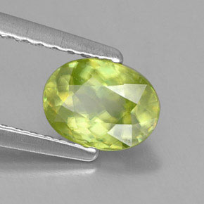 Sphène vert naturelle coupe ovale, 0,81 ct, VS