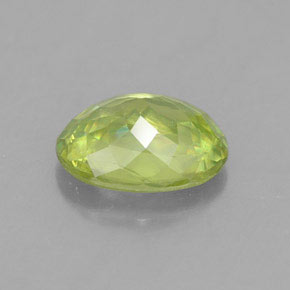 Sphène vert naturelle coupe ovale, 0,81 ct, VS