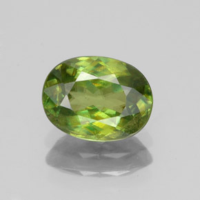 Sphène Vert Doré naturelle Coupe ovale, 1.52 ct, VS-SI
