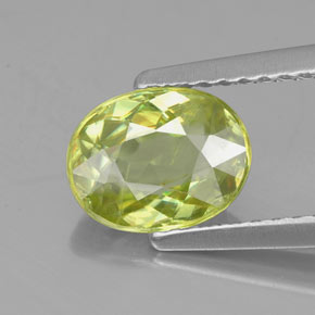 Sphène Vert Doré naturelle Coupe ovale, 1.52 ct, VS