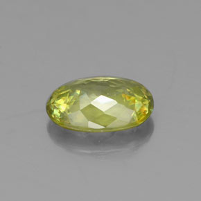 Sphène vert naturelle coupe ovale, 0,85 ct, VS