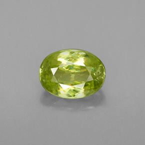 Sphène vert naturelle coupe ovale, 1,05 ct, VS
