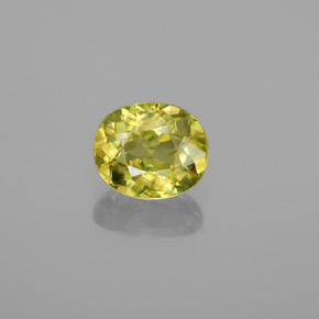 Sphène Vert Doré naturelle Coupe ovale, 0.83 ct, VS