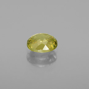 Sphène Vert Doré naturelle Coupe ovale, 0.83 ct, VS