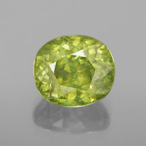Sphène Vert jaunâtre naturelle Coupe ovale, 3.40 ct, SI