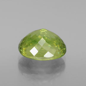Sphène Vert jaunâtre naturelle Coupe ovale, 3.40 ct, SI