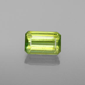 Sphène vert naturelle taille émeraude, 1,08 ct, VS