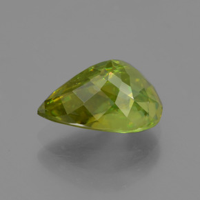 Sphène Vert Doré naturelle En forme de poire, 1.90 ct, VS