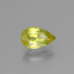 Sphène Vert Doré naturelle En forme de poire, 1.44 ct, VS-SI