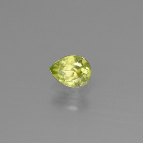 Sphène vert naturelle en forme de poire, 0,42 ct, VS
