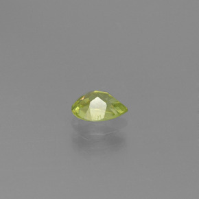 Sphène vert naturelle en forme de poire, 0,42 ct, VS